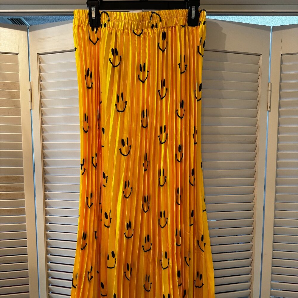 Smiley Pleated Skirt from Emy Ave S/M